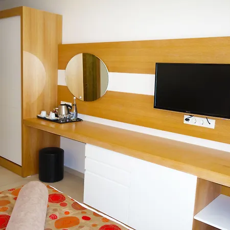 Zest Exclusive & Hotel 3*