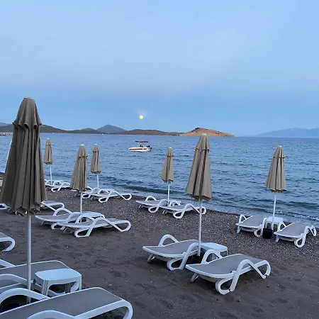 Zest Exclusive & Hotel 3*